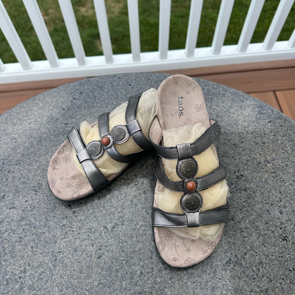 Taos Footwear Pewter Prize 3 Sandals